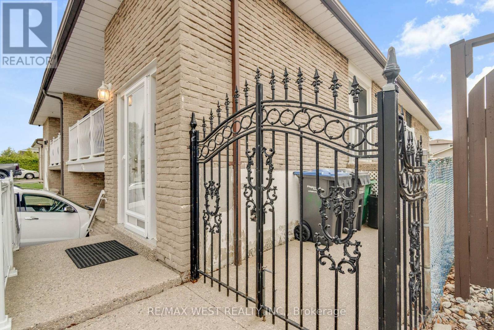 941 STAINTON DRIVE - 17