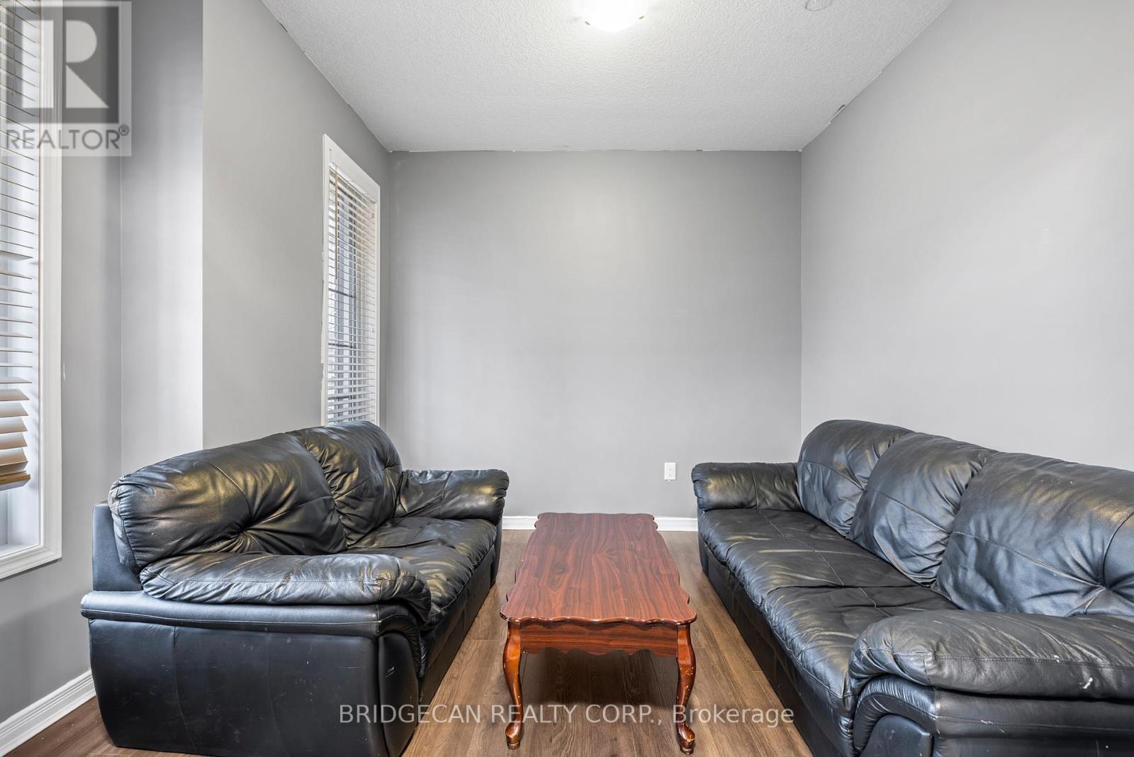 20 GILLESPIE DRIVE - 21