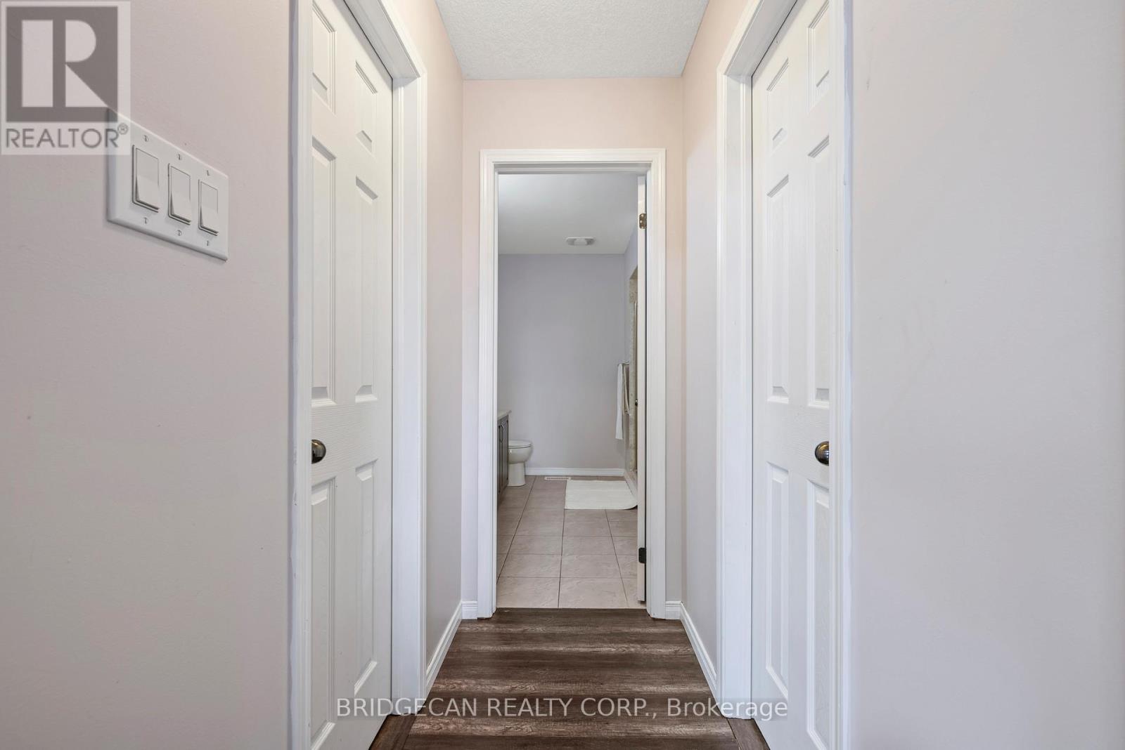 20 GILLESPIE DRIVE - 33