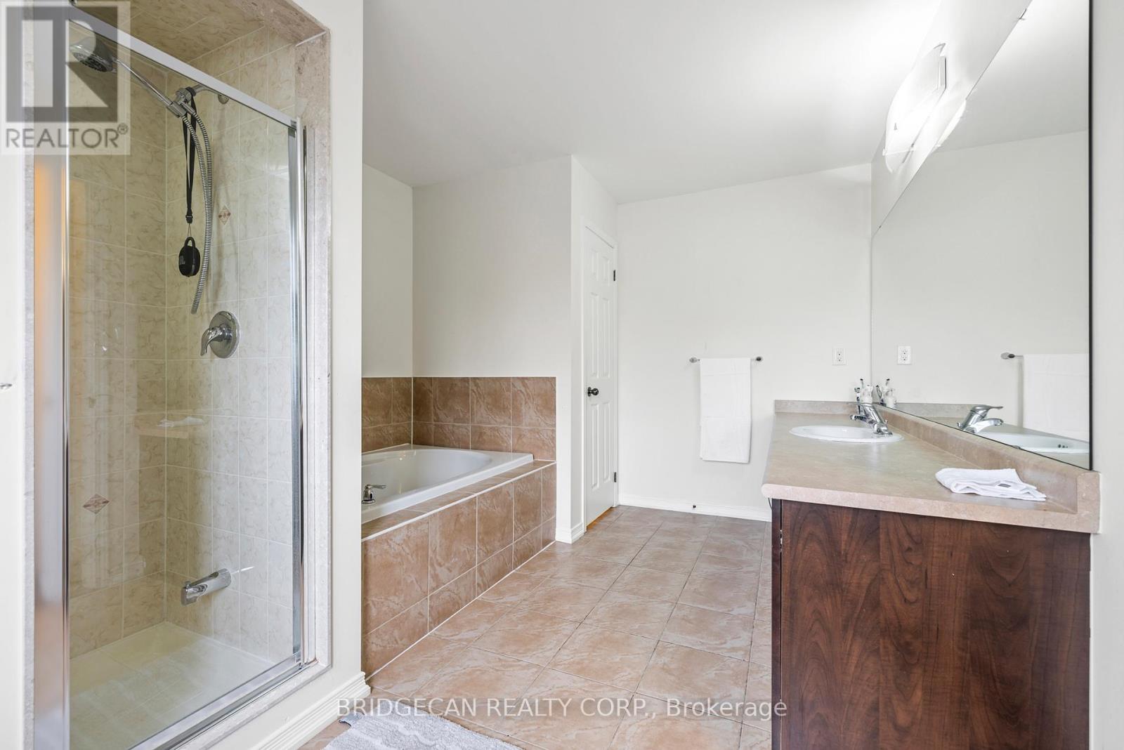 20 GILLESPIE DRIVE - 37