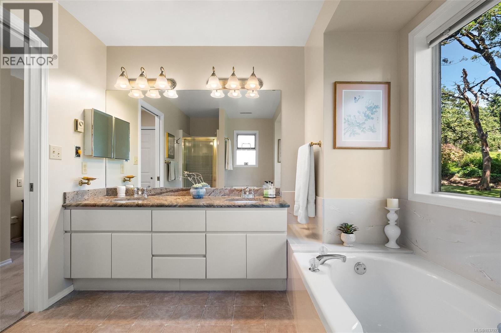 858 Maltwood Terr - 17