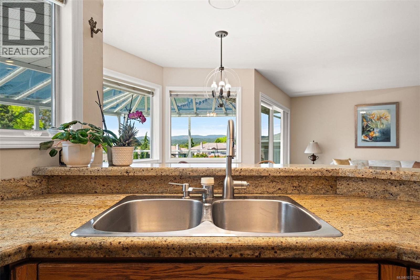 858 Maltwood Terr - 22