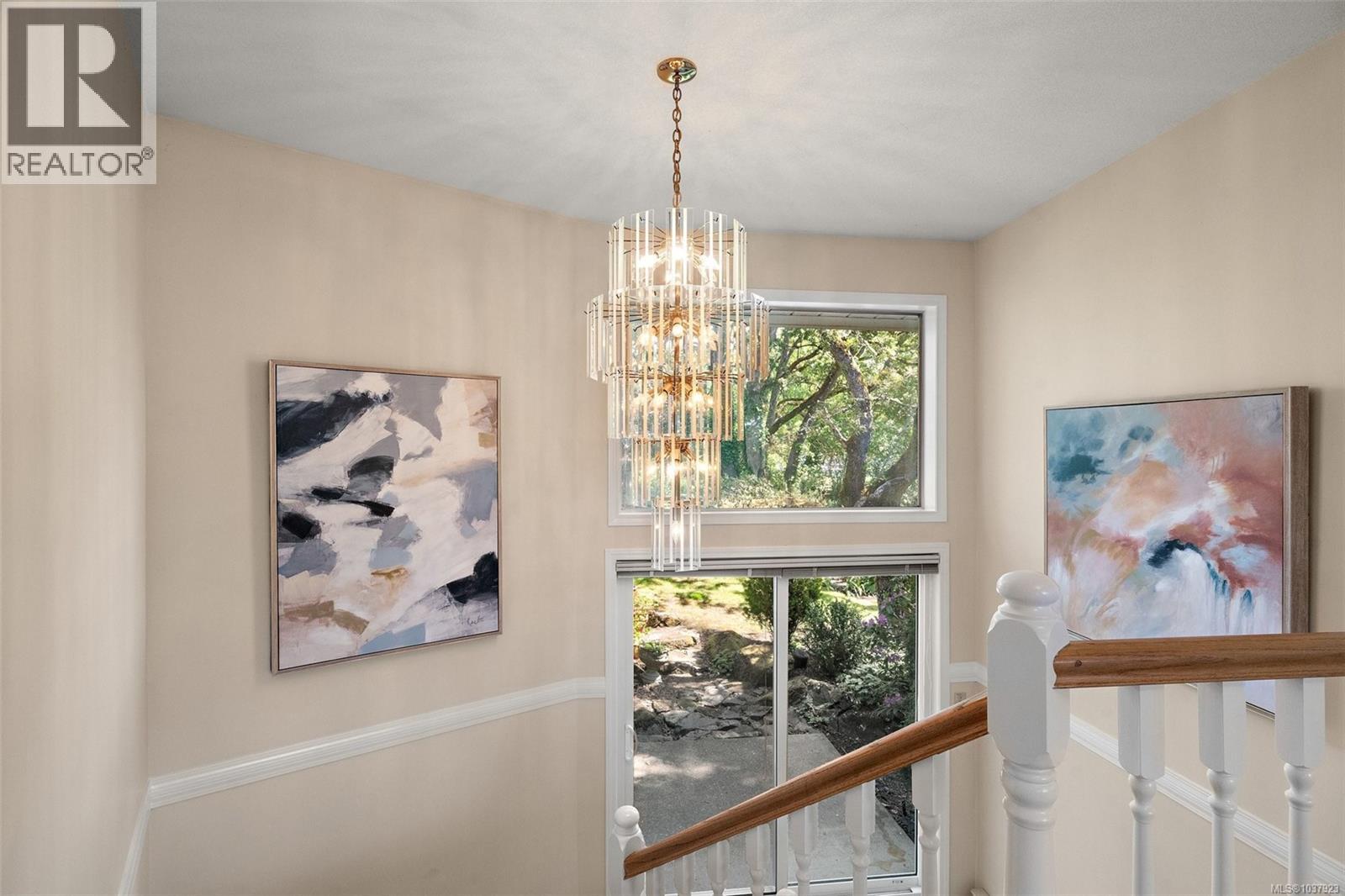  858 Maltwood Terrace, Saanich