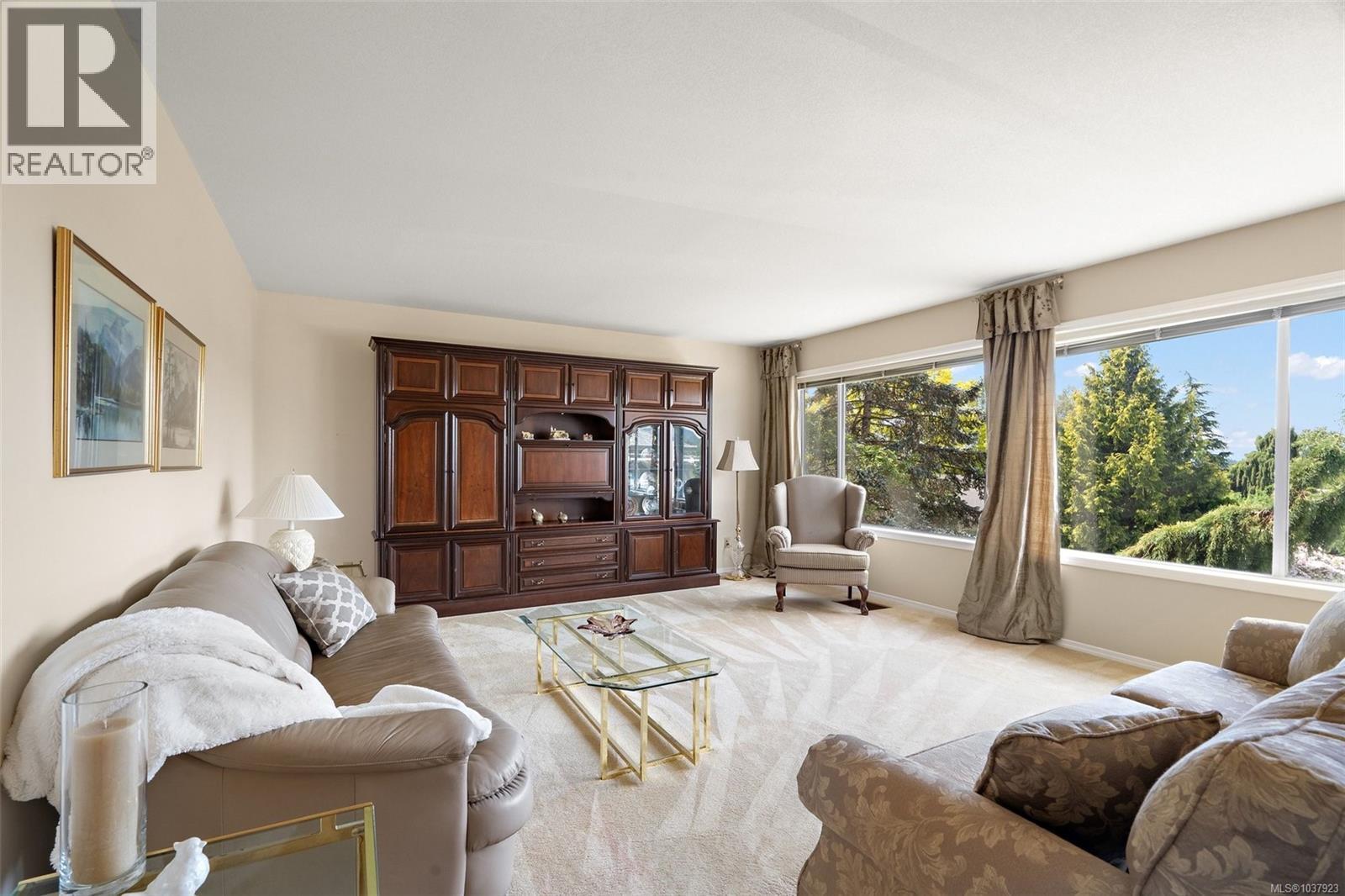  858 Maltwood Terrace, Saanich