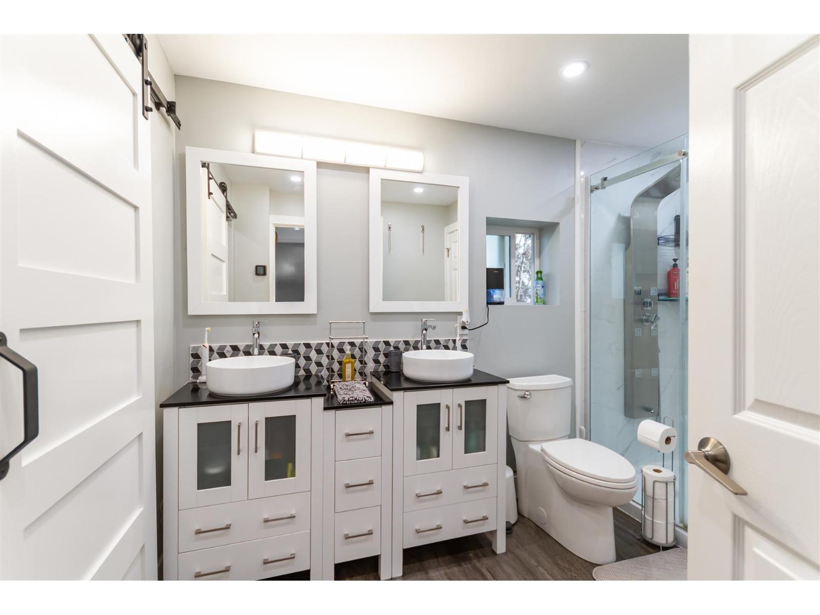 6 Bed, 4 Bath House for Sale in Surrey – 2621 127A STREET, Surrey - Image 13