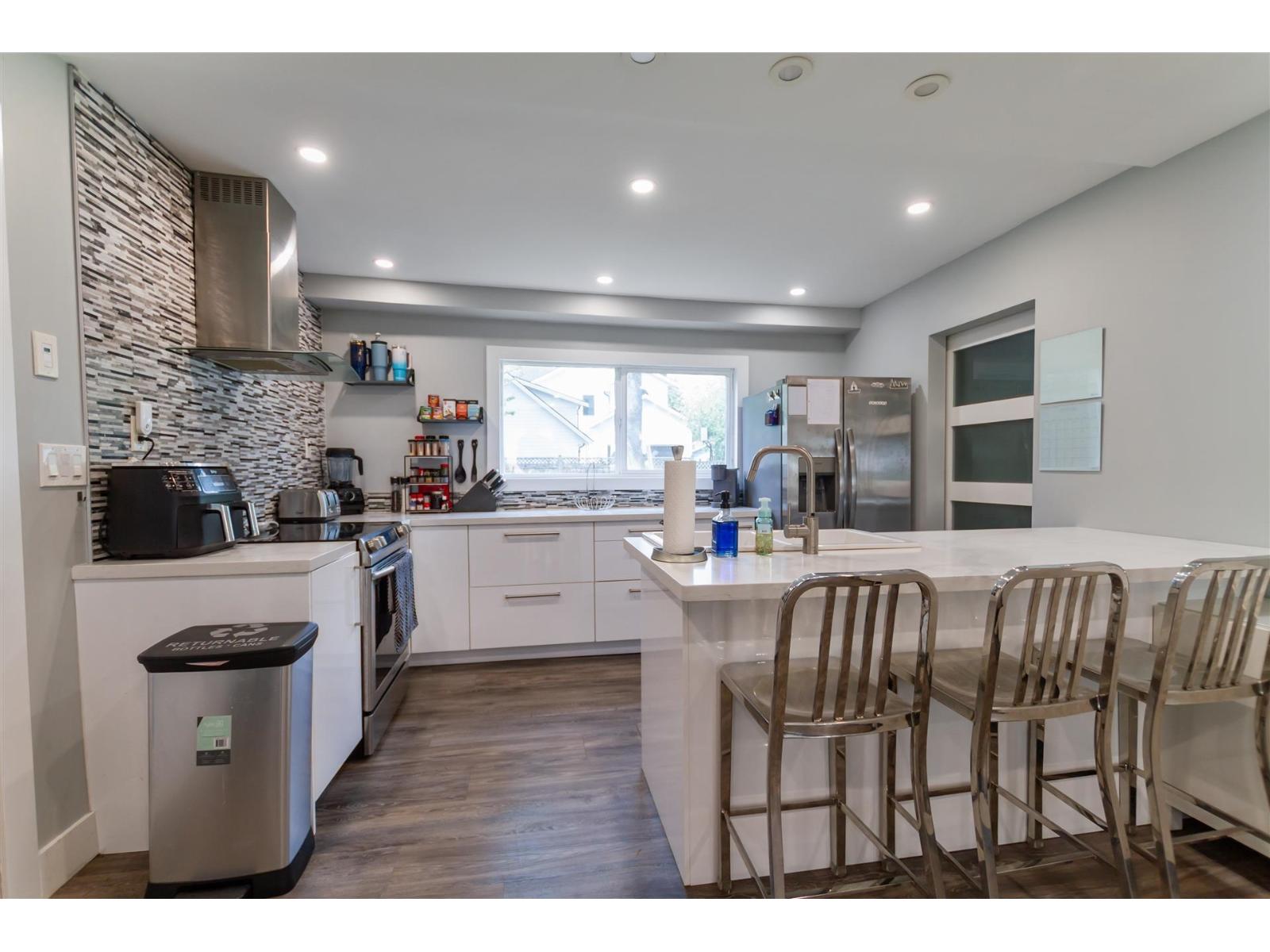 6 Bed, 4 Bath House for Sale in Surrey – 2621 127A STREET, Surrey - Image 9