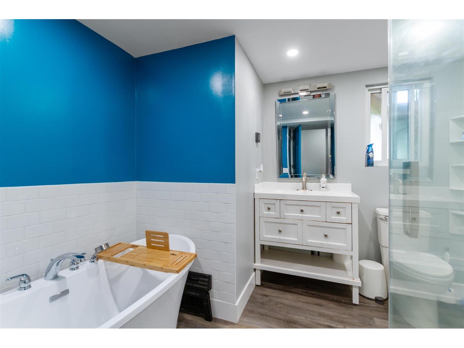 6 Bed, 4 Bath House for Sale in Surrey – 2621 127A STREET, Surrey - Image 18