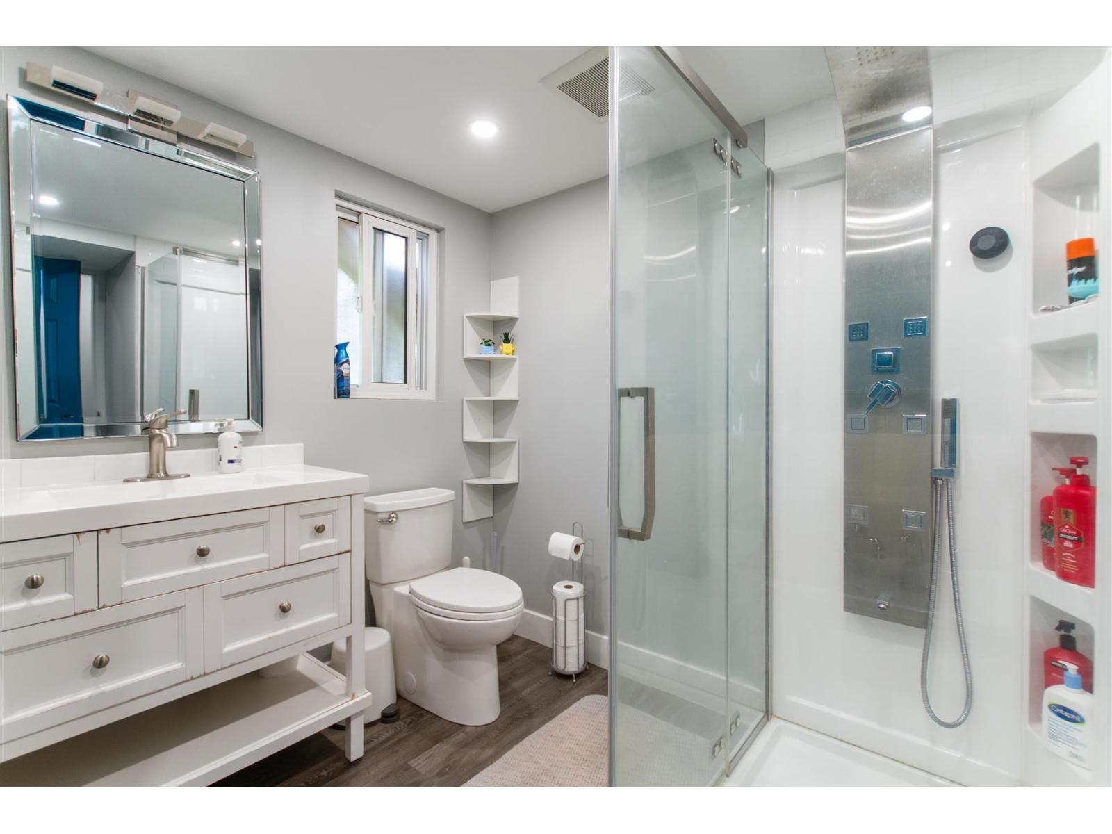 6 Bed, 4 Bath House for Sale in Surrey – 2621 127A STREET, Surrey - Image 19