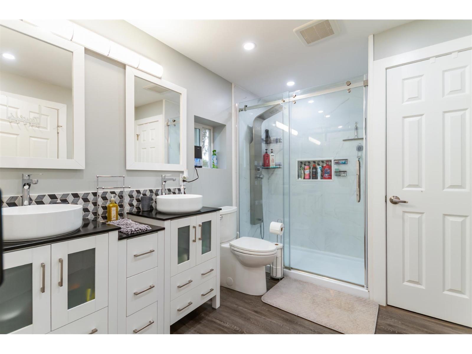6 Bed, 4 Bath House for Sale in Surrey – 2621 127A STREET, Surrey - Image 14