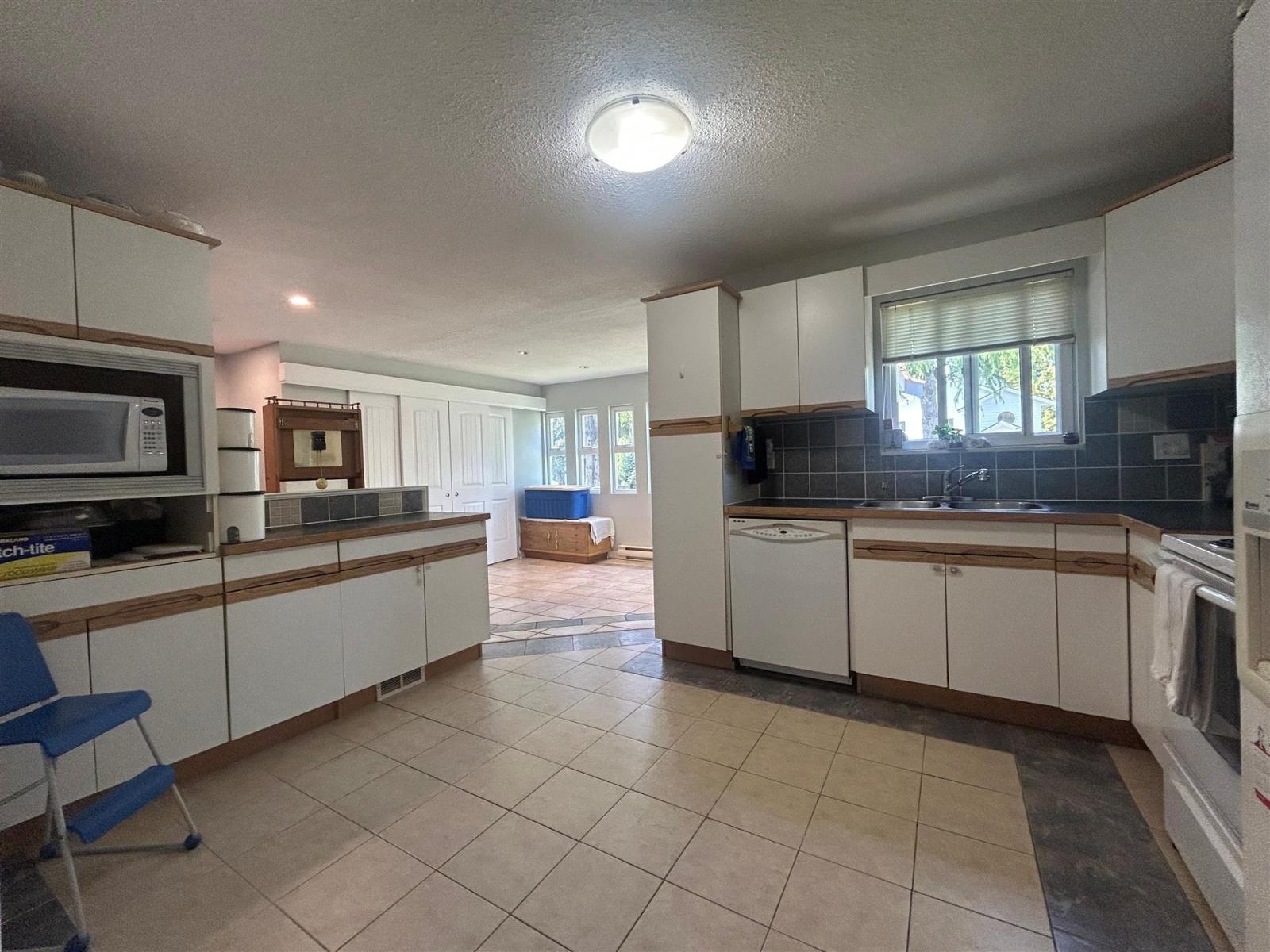 6 Bed, 4 Bath House for Sale in Surrey – 2621 127A STREET, Surrey - Image 28