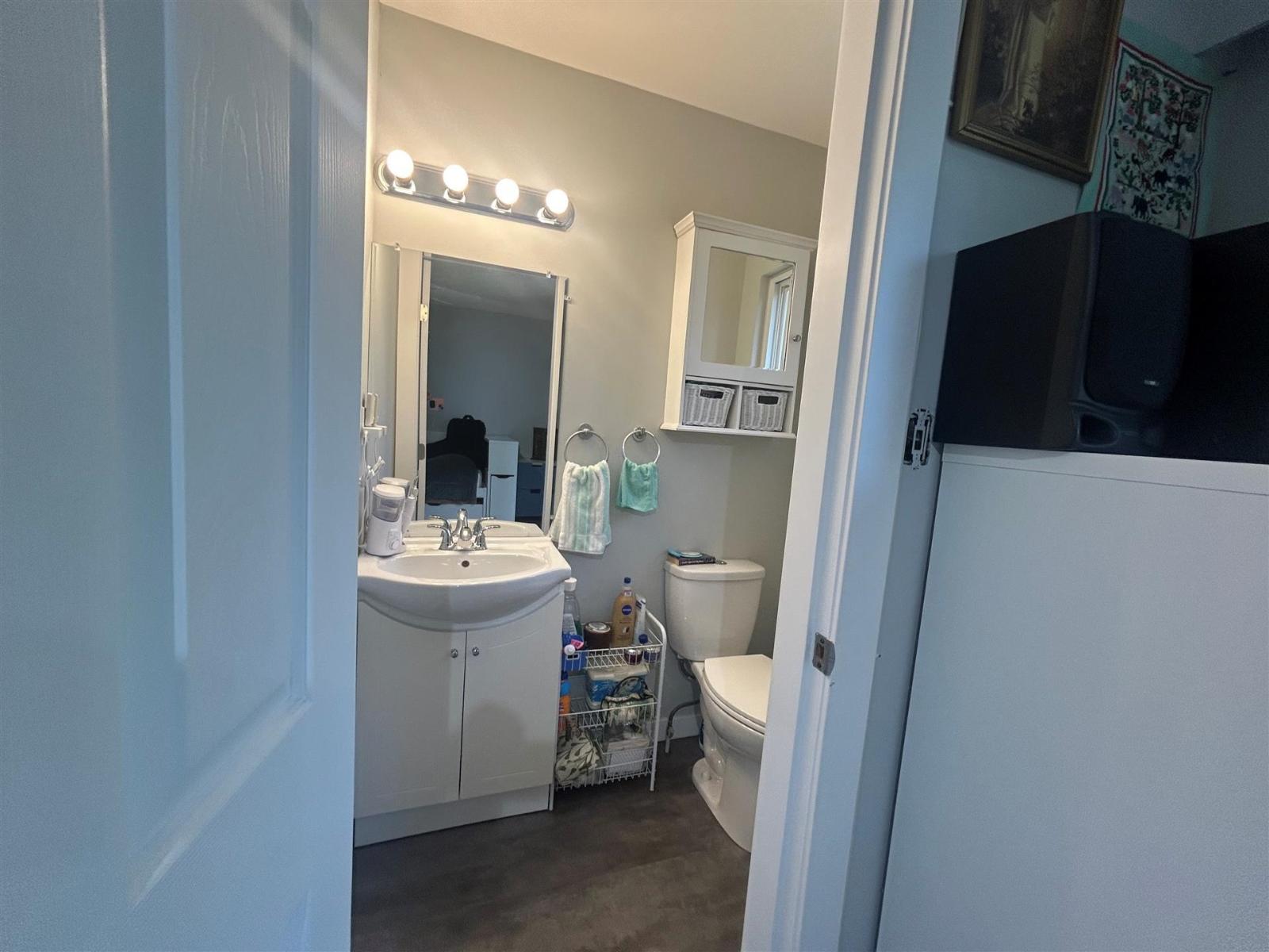 6 Bed, 4 Bath House for Sale in Surrey – 2621 127A STREET, Surrey - Image 34