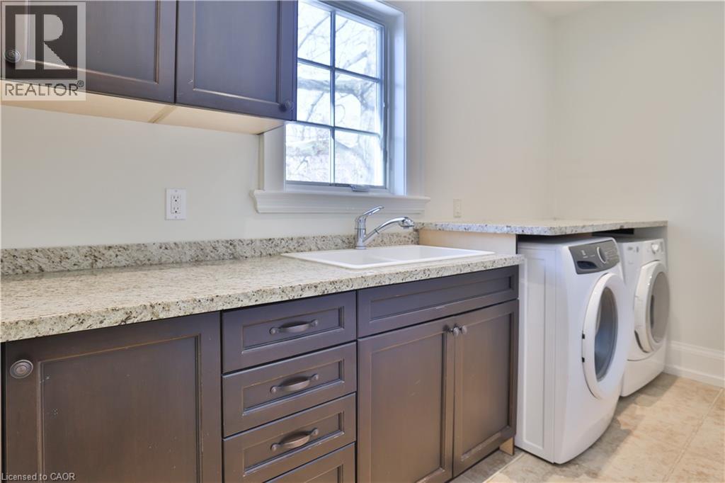 428 SHEDDON Avenue - 33