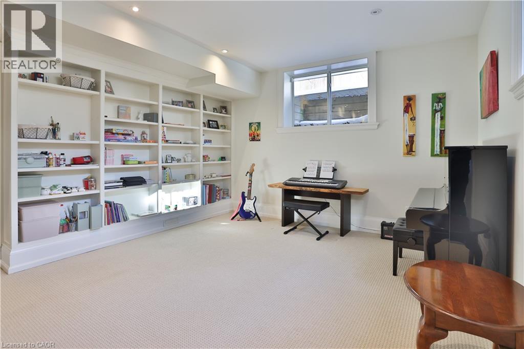 428 SHEDDON Avenue - 38