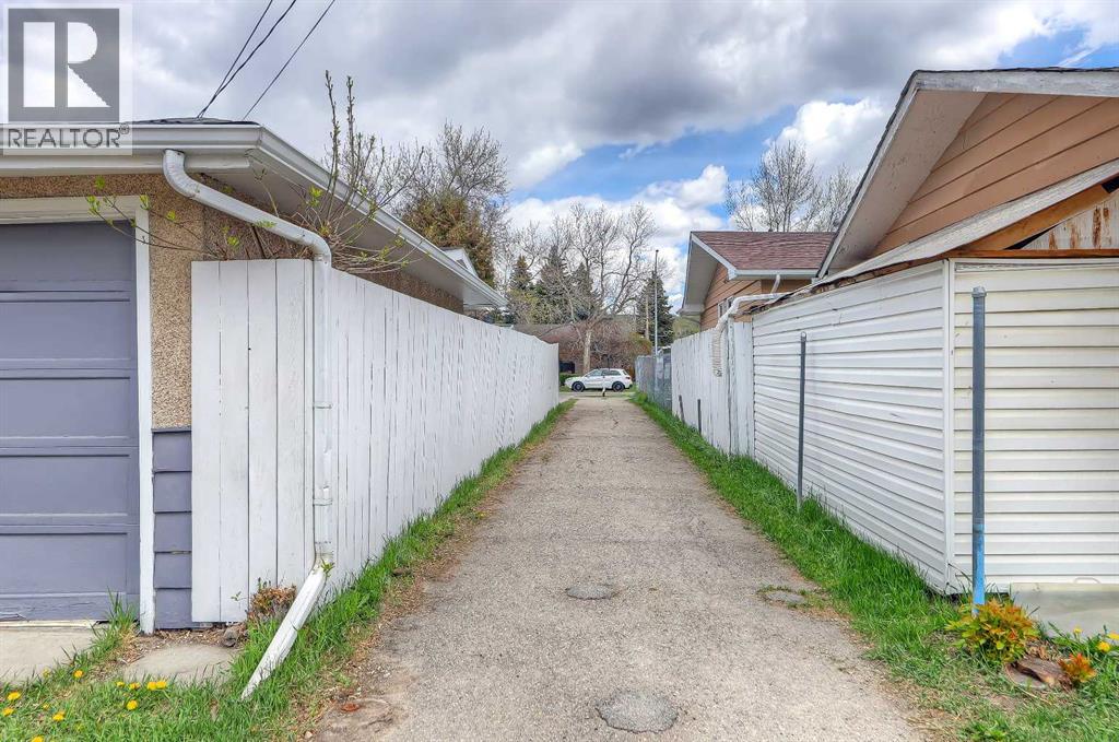 1315 Northmount Drive NW - 29