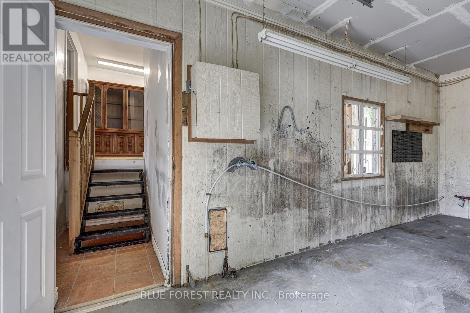 36 ADELAIDE STREET S - 40