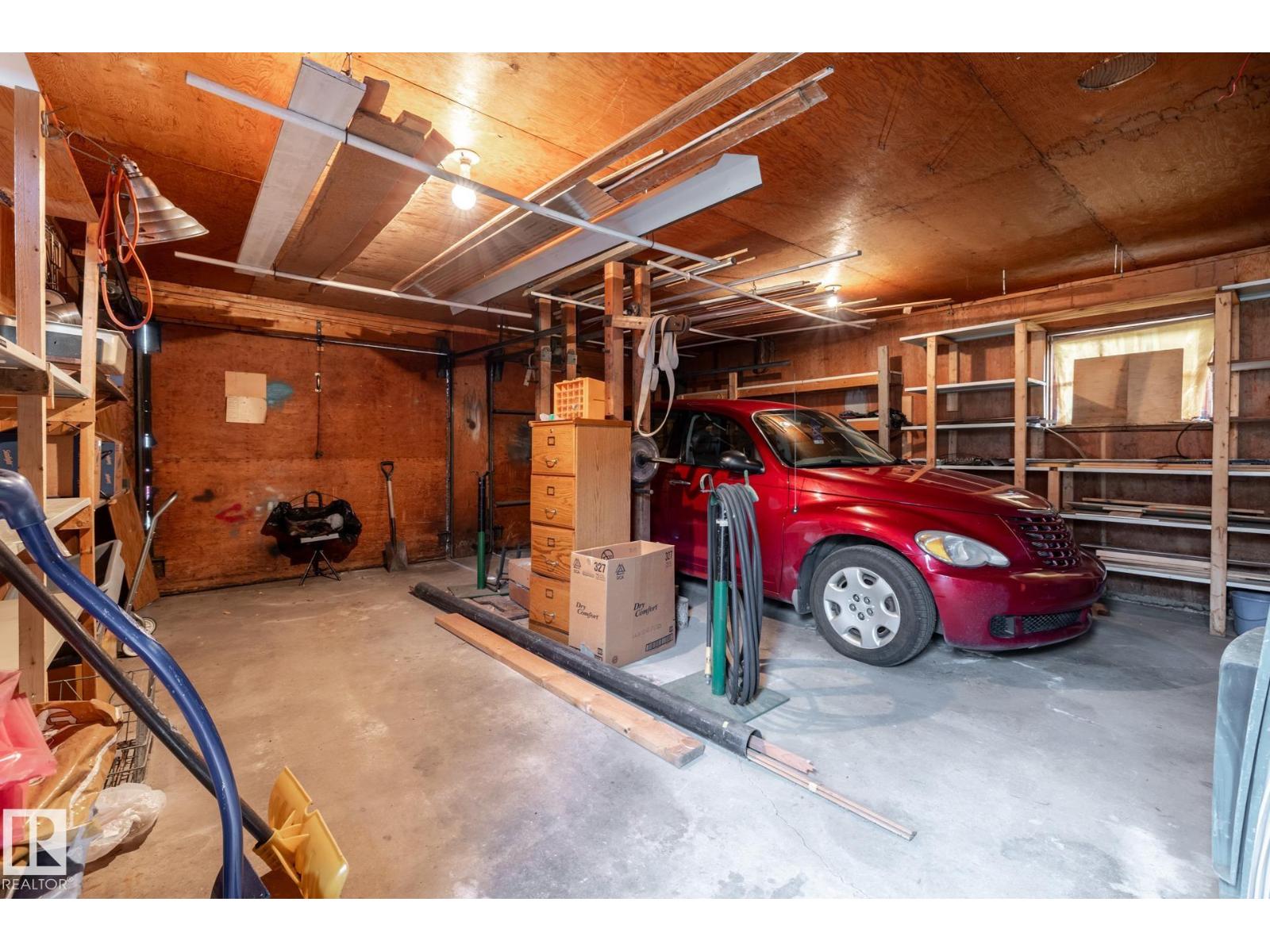 9839 81 AV NW - 28