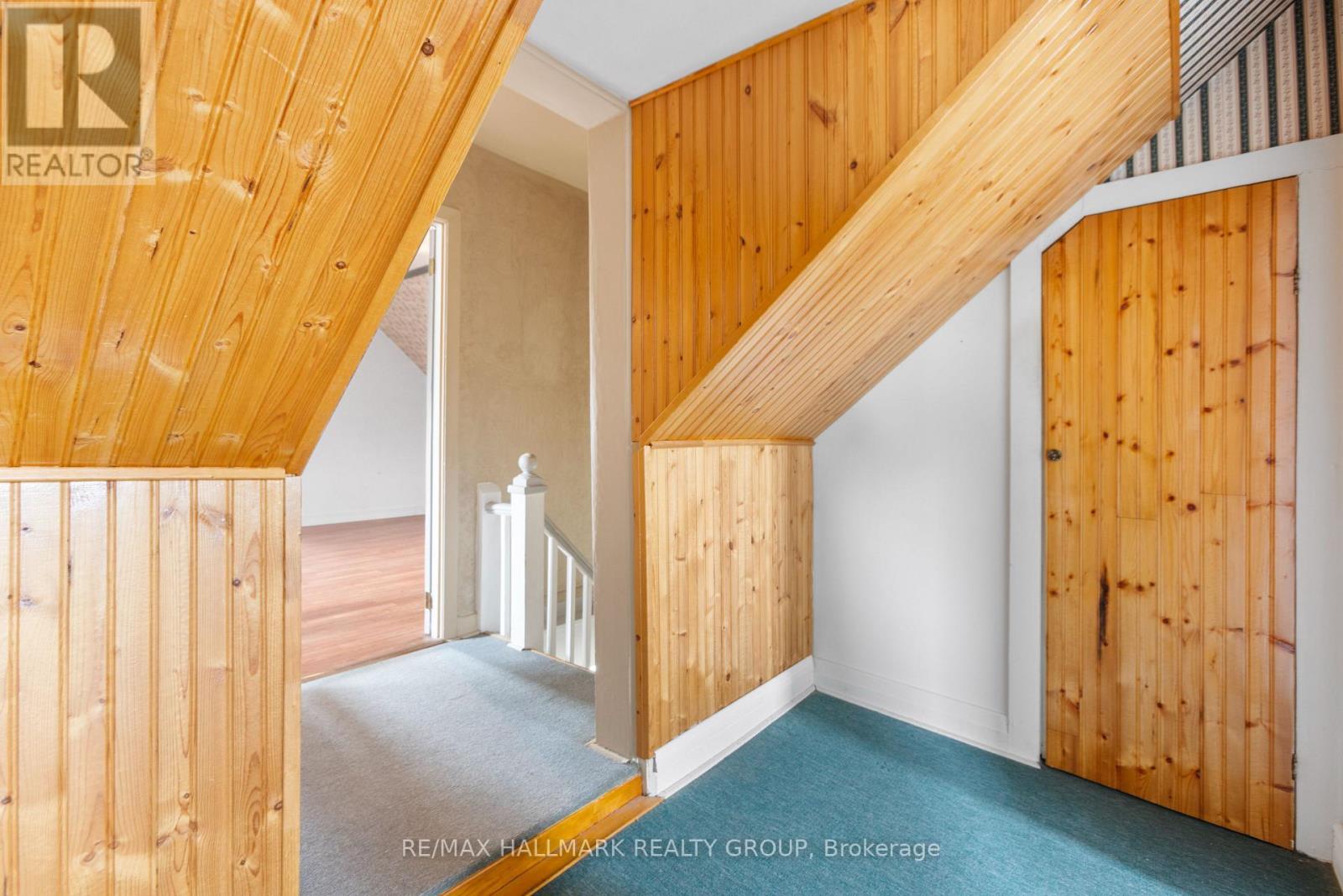 1274 MAIN STREET E - 17