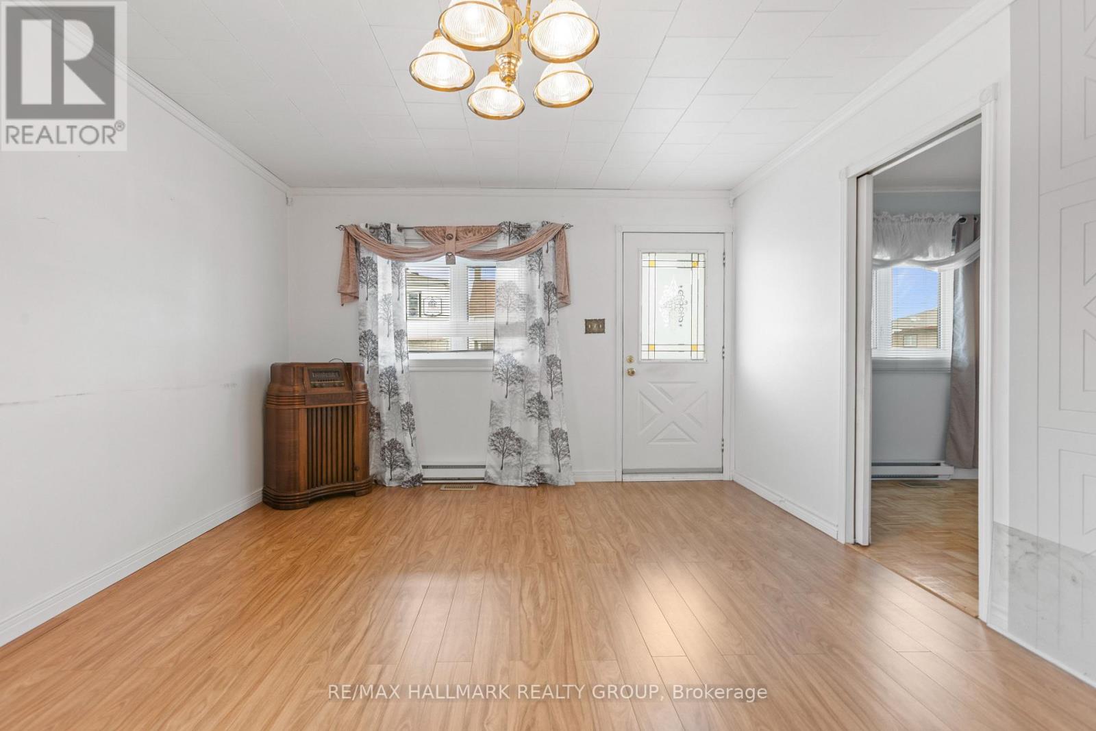 1274 MAIN STREET E - 27