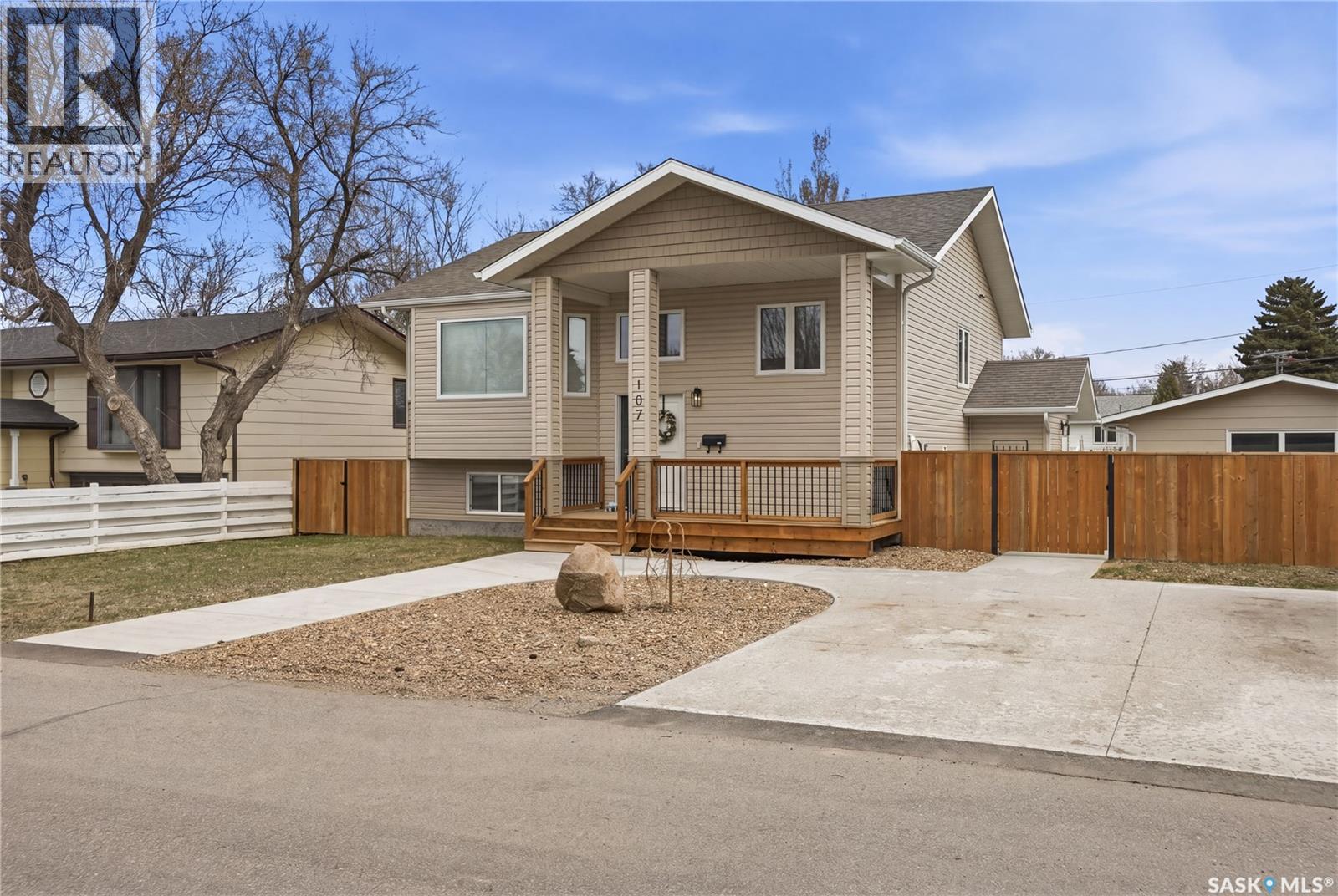107 Valleyview DRIVE - 2