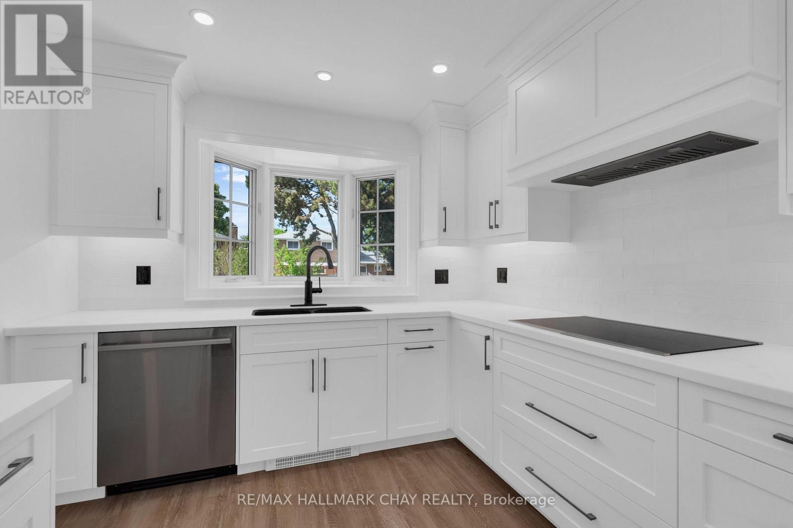 15 CROSSBOW CRESCENT - 14