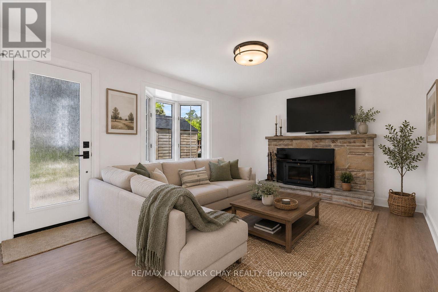 15 CROSSBOW CRESCENT - 28