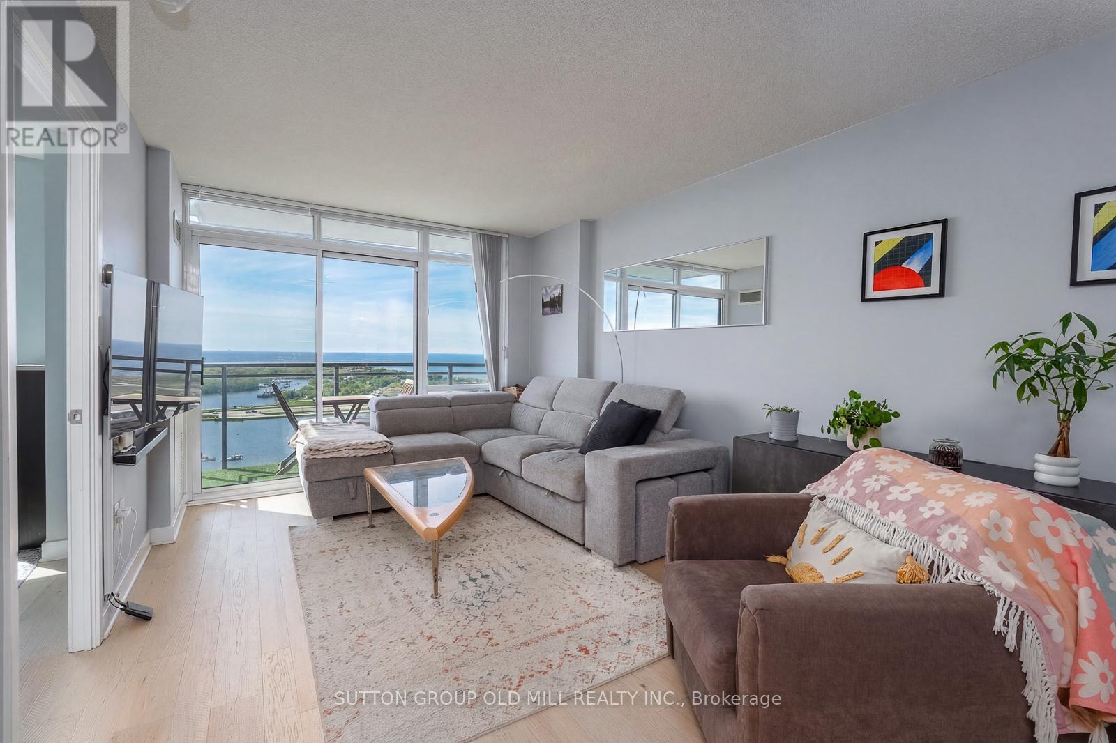 #4311 11 BRUNEL COURT - 8