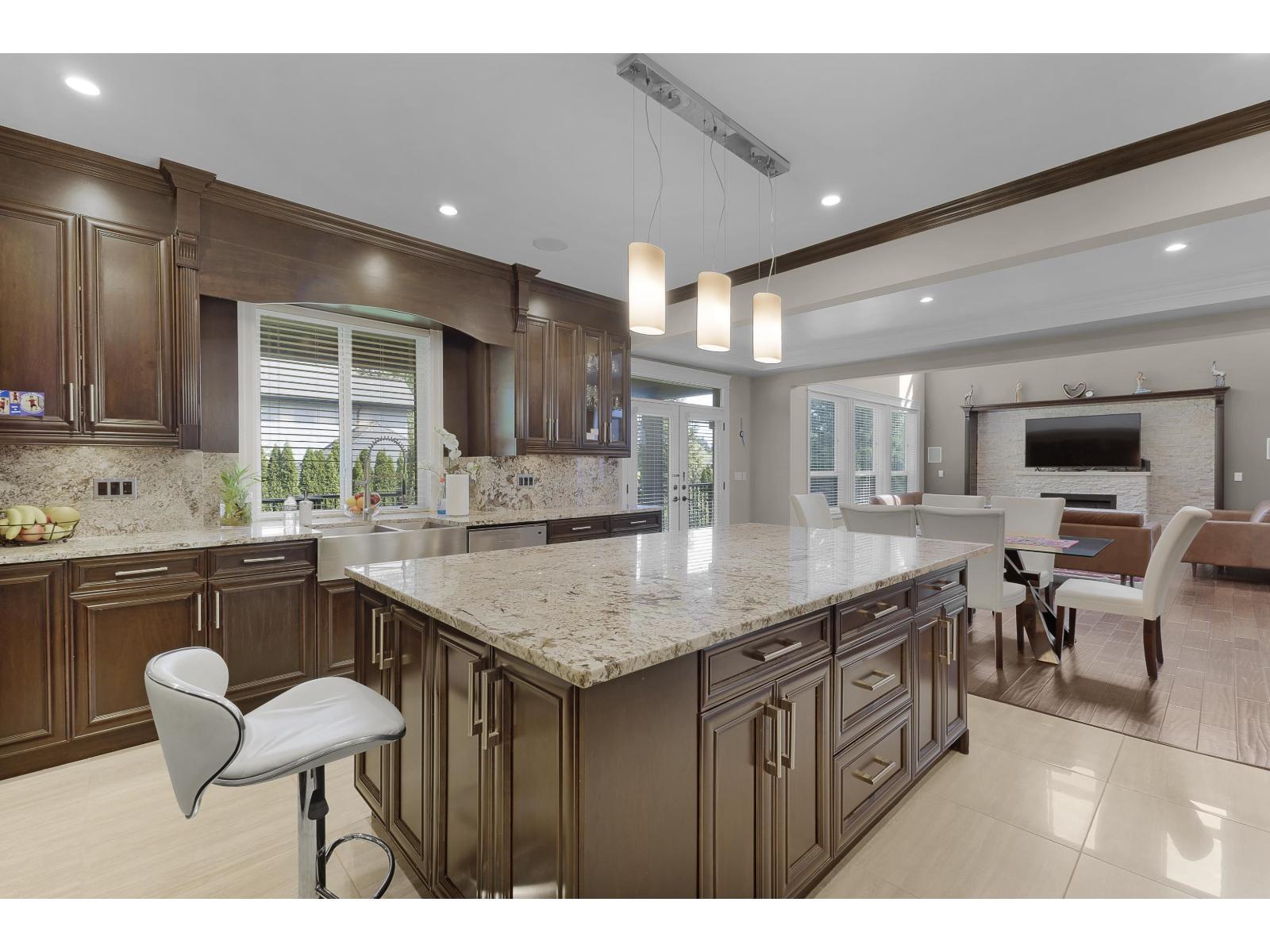 8 Bed, 7 Bath House for Sale in Surrey – 14095 30A AVENUE, Surrey - Image 13