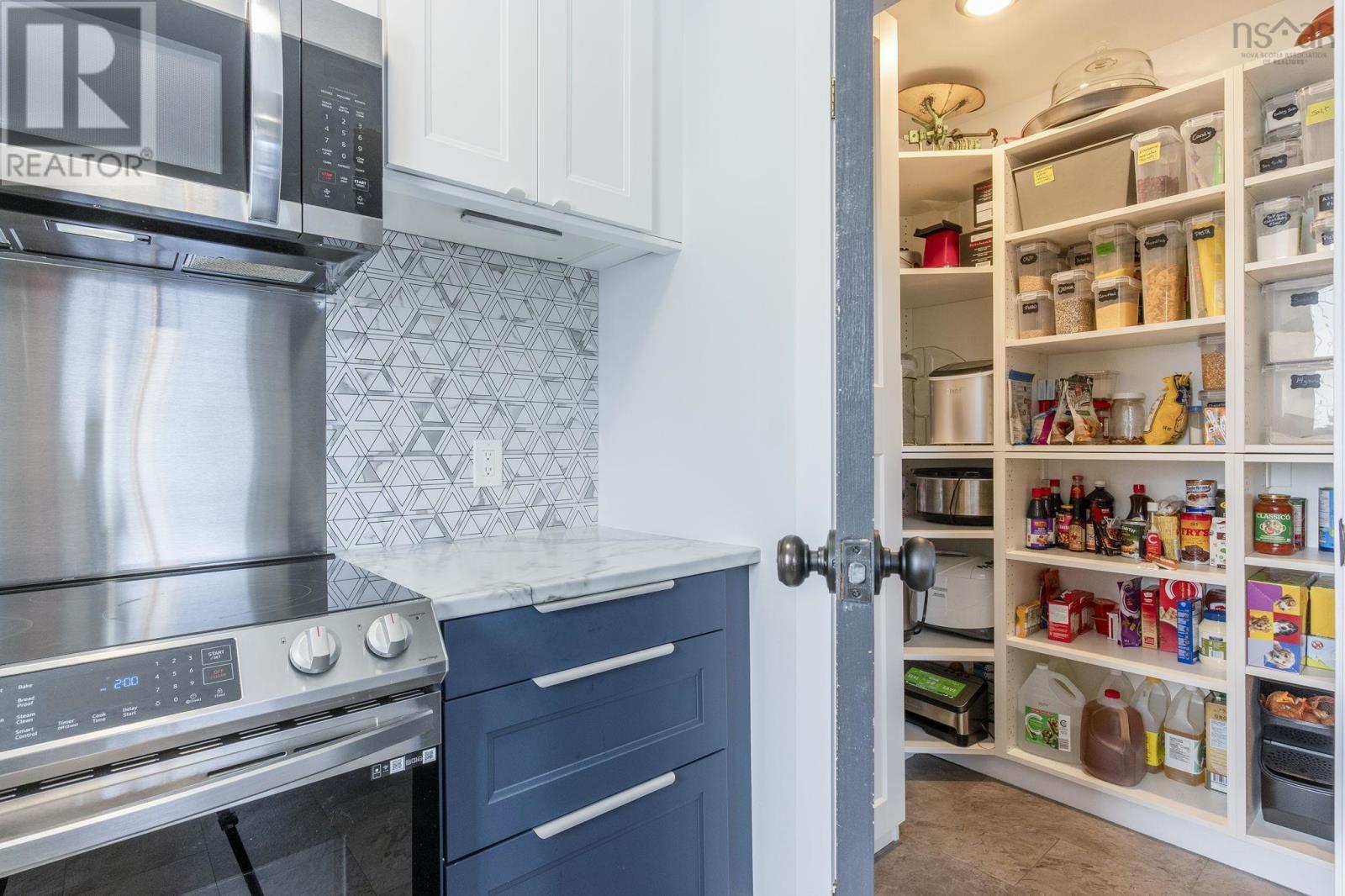 821 Meadowvale Road - 18