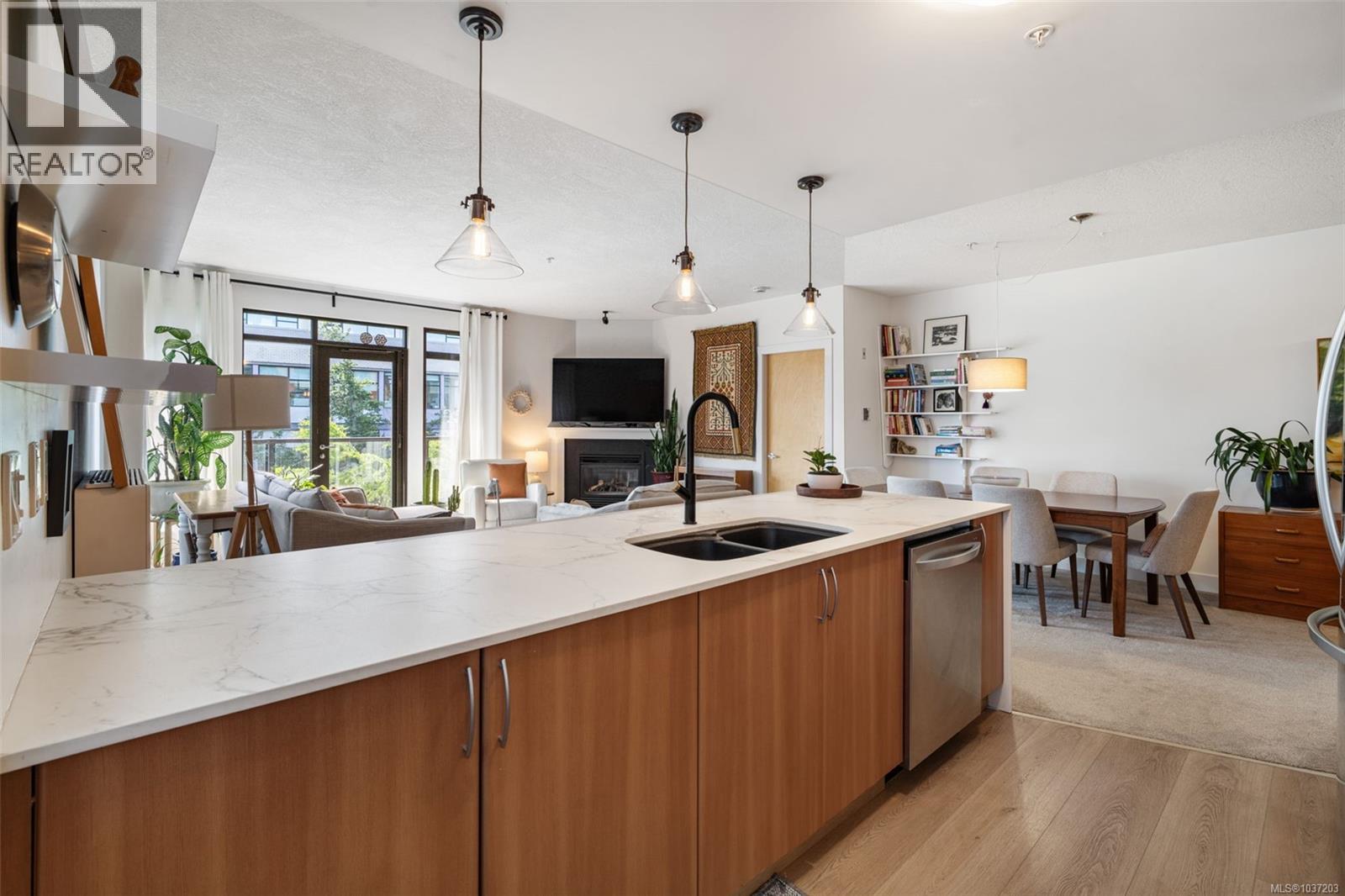 #305 300 Waterfront Cres - 3
