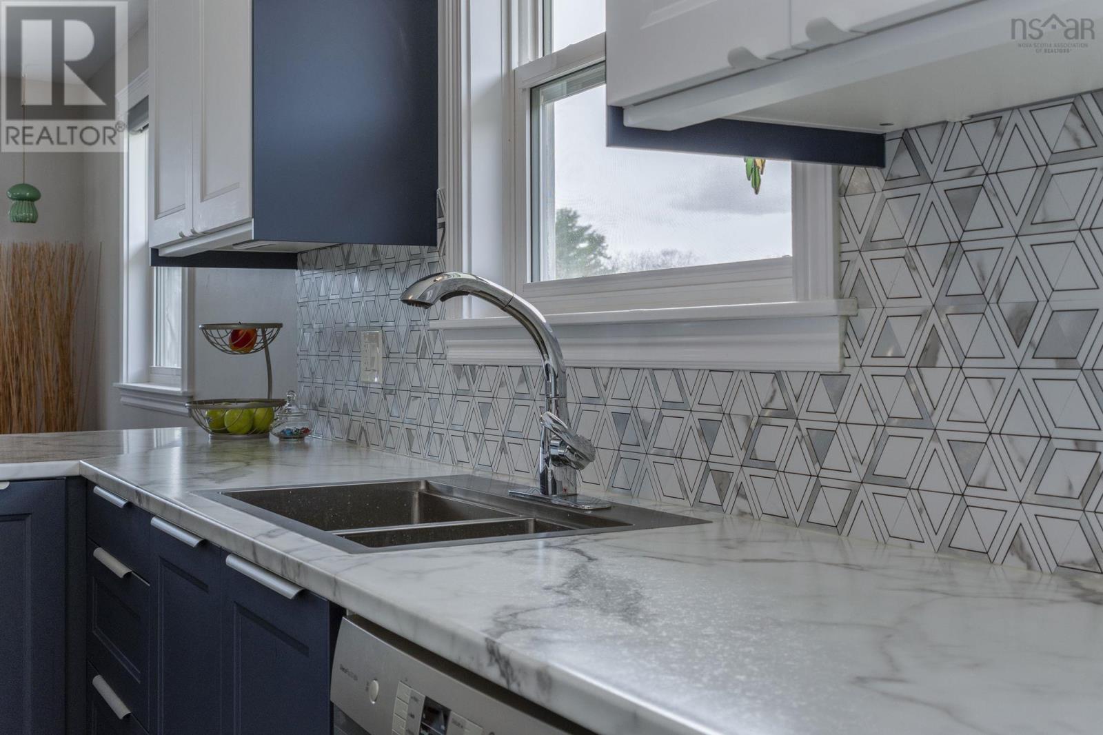 821 Meadowvale Road - 15