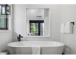 2003 596 Marine Dr, Ucluelet, BC V0R3A0 Photo 9