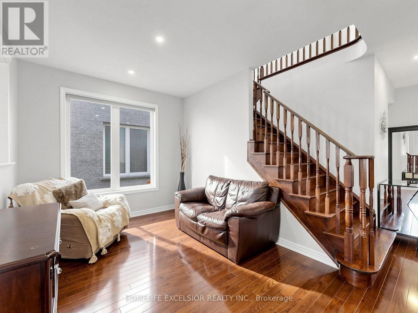 6 LADY GWILLIM AVENUE - 11