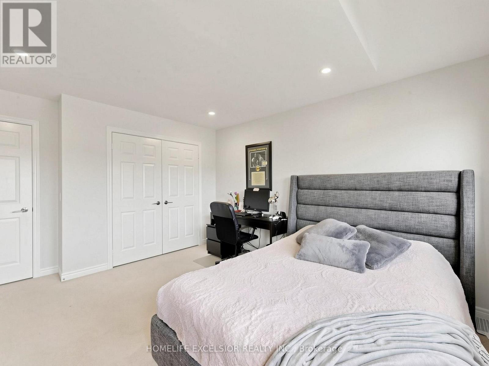 6 LADY GWILLIM AVENUE - 34
