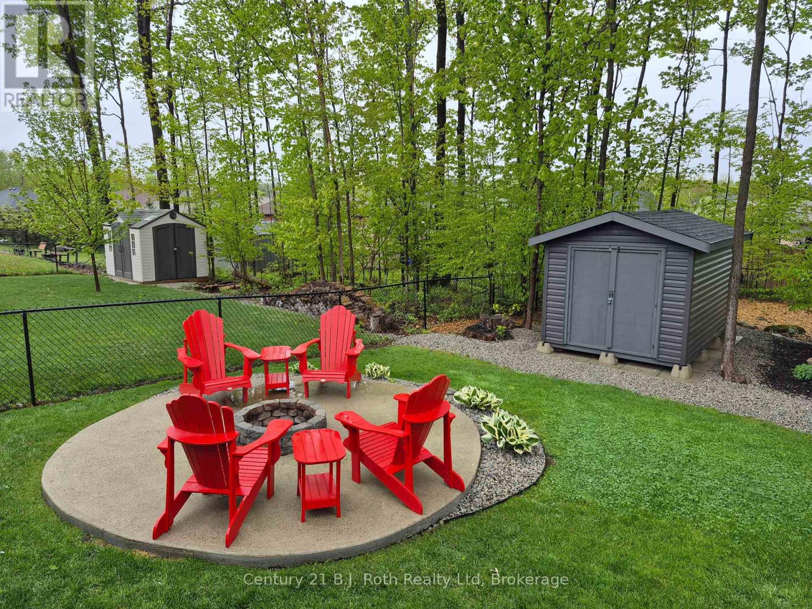 24 HUNTER AVENUE - 38
