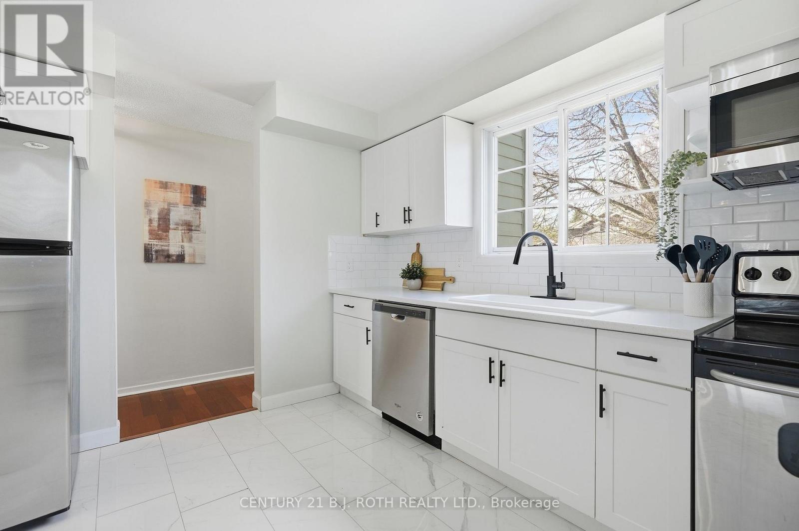 109 ELIZABETH STREET - 10
