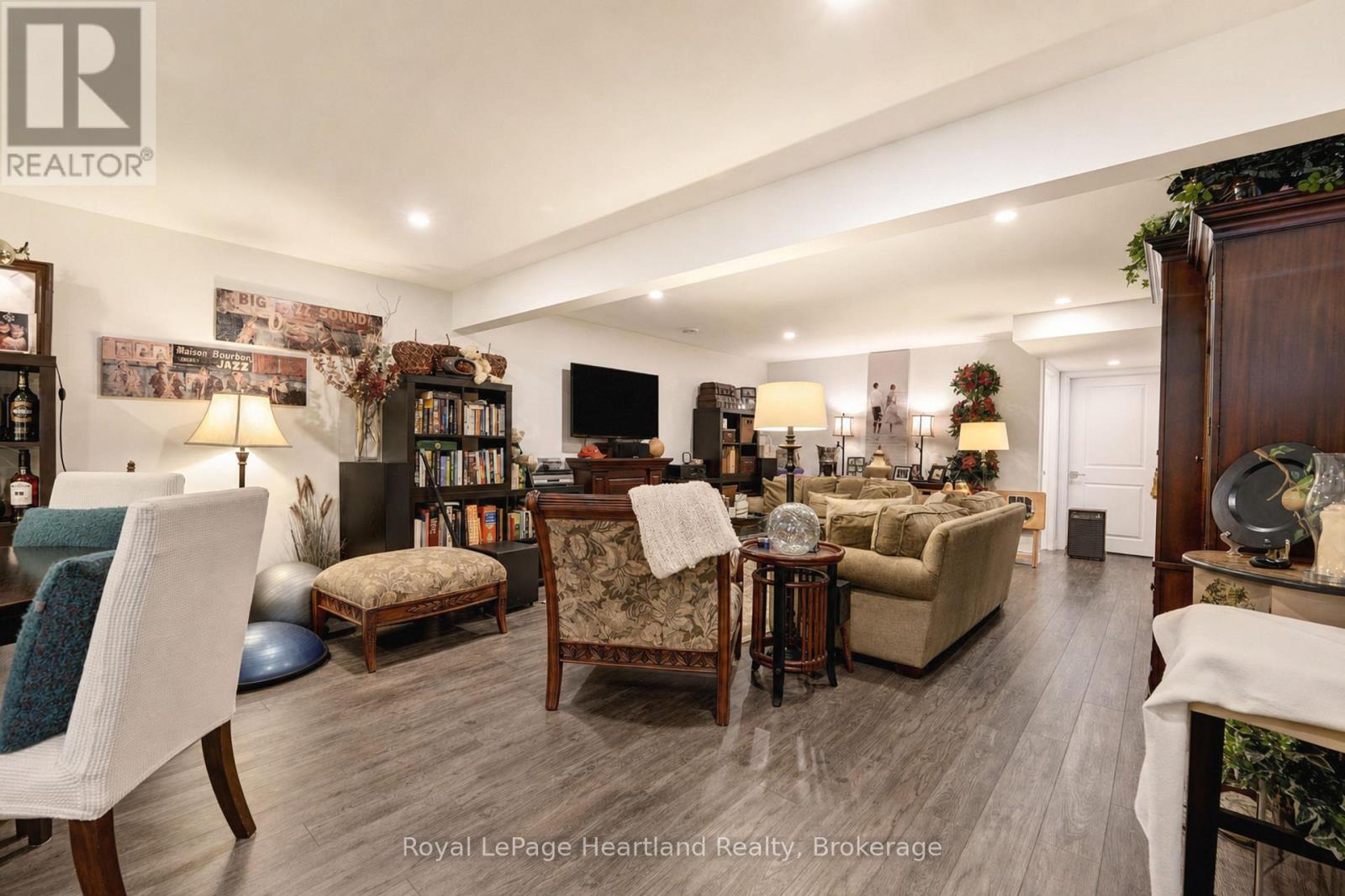 11 SILVER CREEK ROAD - 31