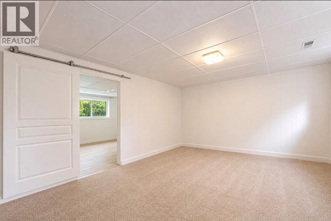 3436 McTaggart Road - 23
