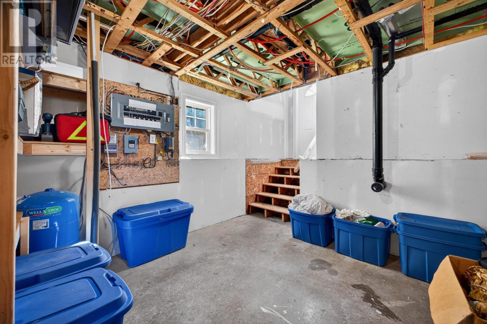 Property 37 of 47 of 104 GEORGINA Drive