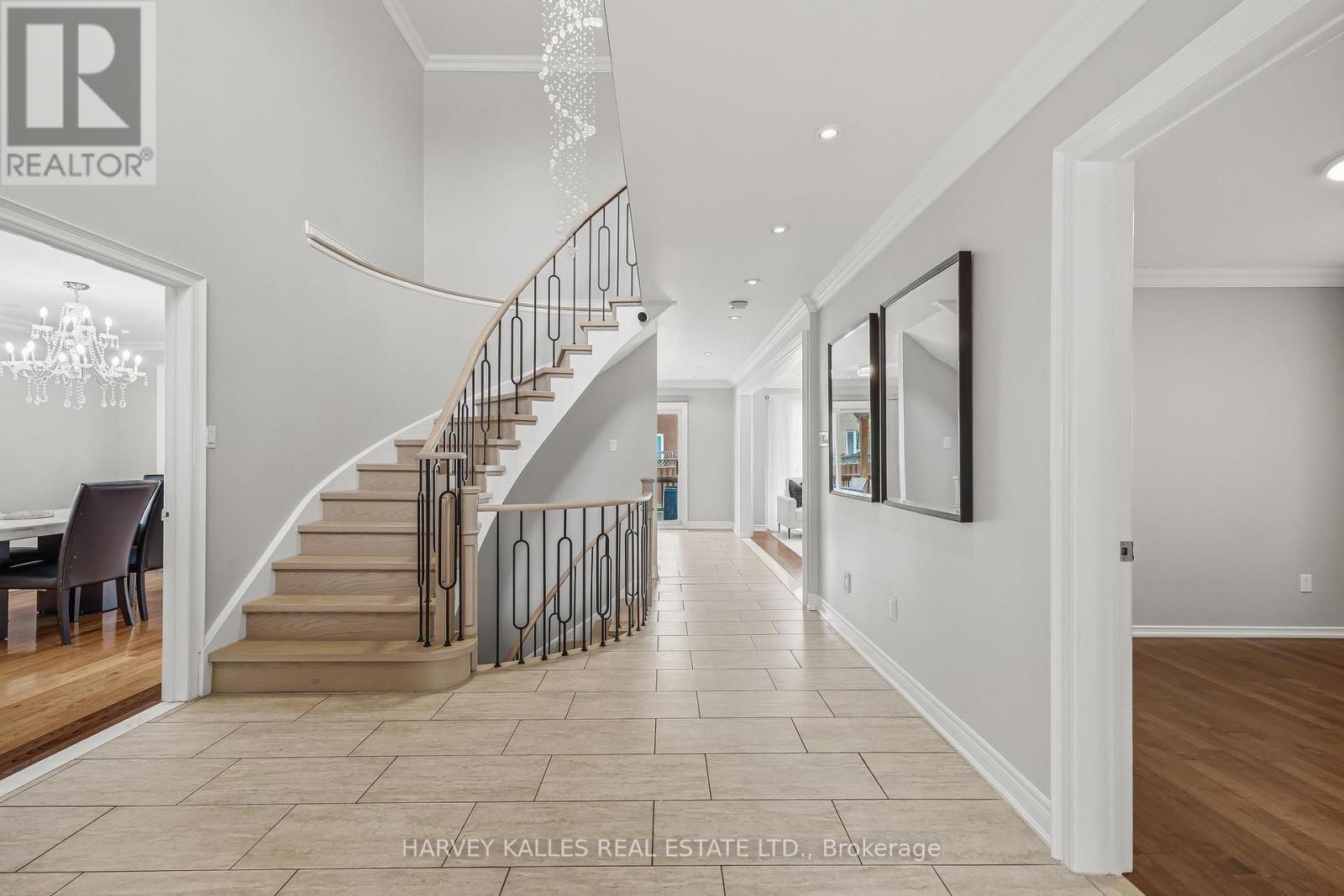 951 WHITE CLOVER WAY - Image 2