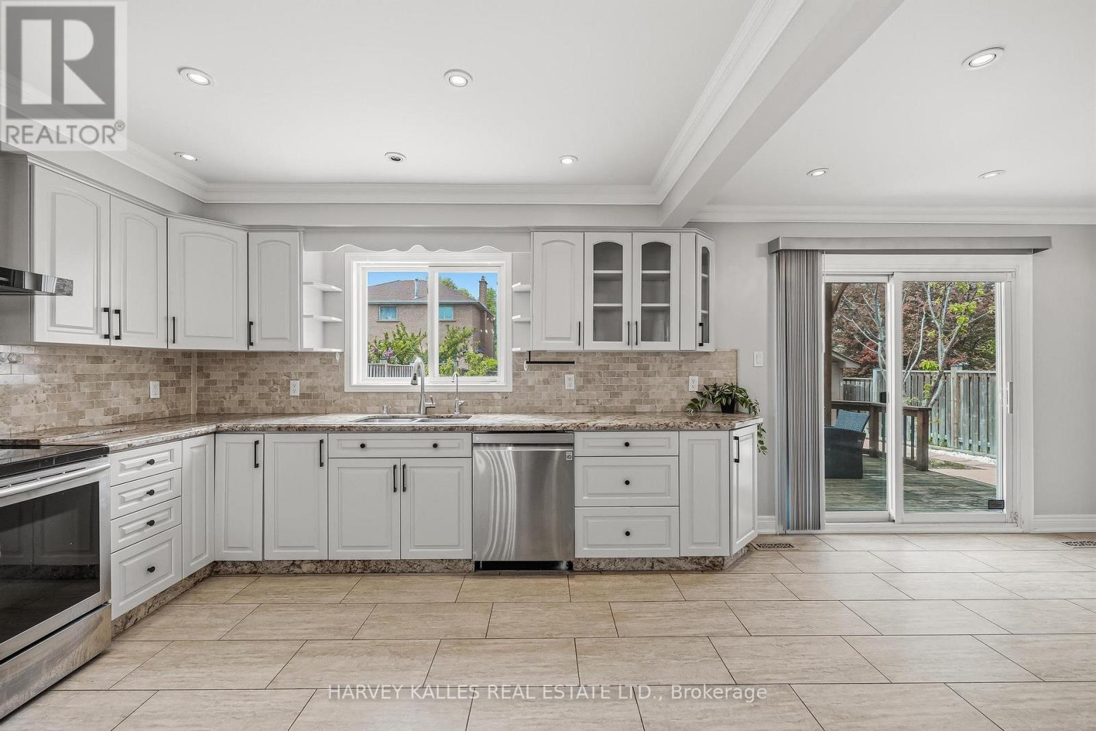 951 WHITE CLOVER WAY - 9