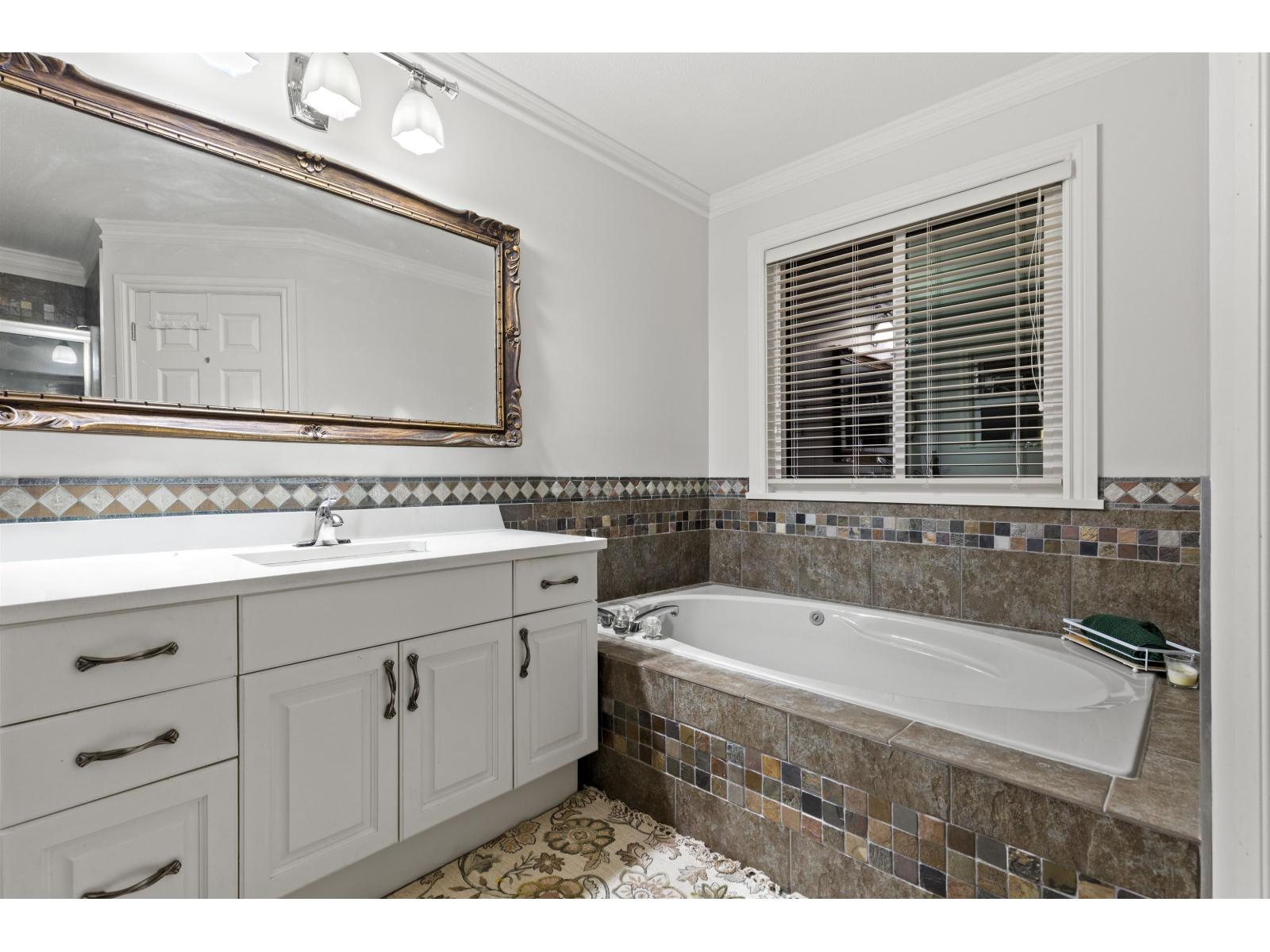 4 Bed, 3 Bath Duplex for Sale in Surrey – 1960 128 STREET, Surrey – MLS# R3111136 - Image 25