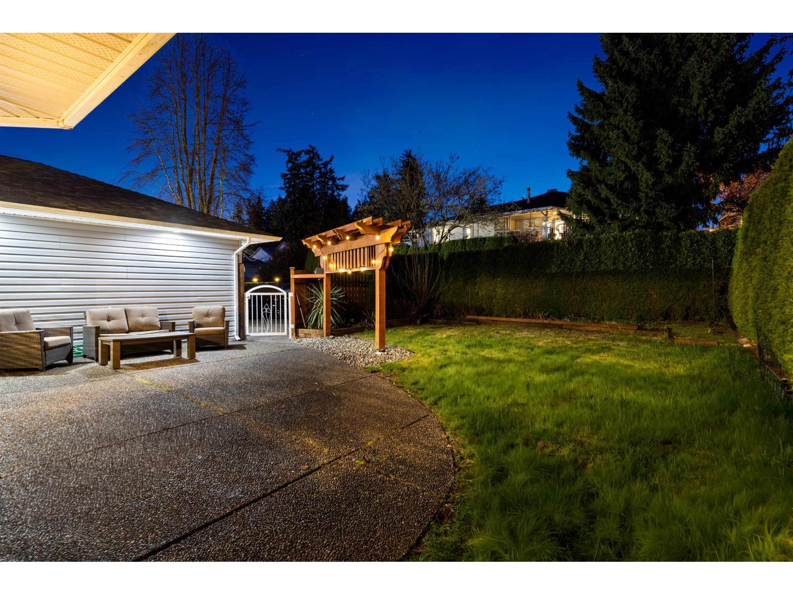 4 Bed, 3 Bath Duplex for Sale in Surrey – 1960 128 STREET, Surrey – MLS# R3111136 - Image 32