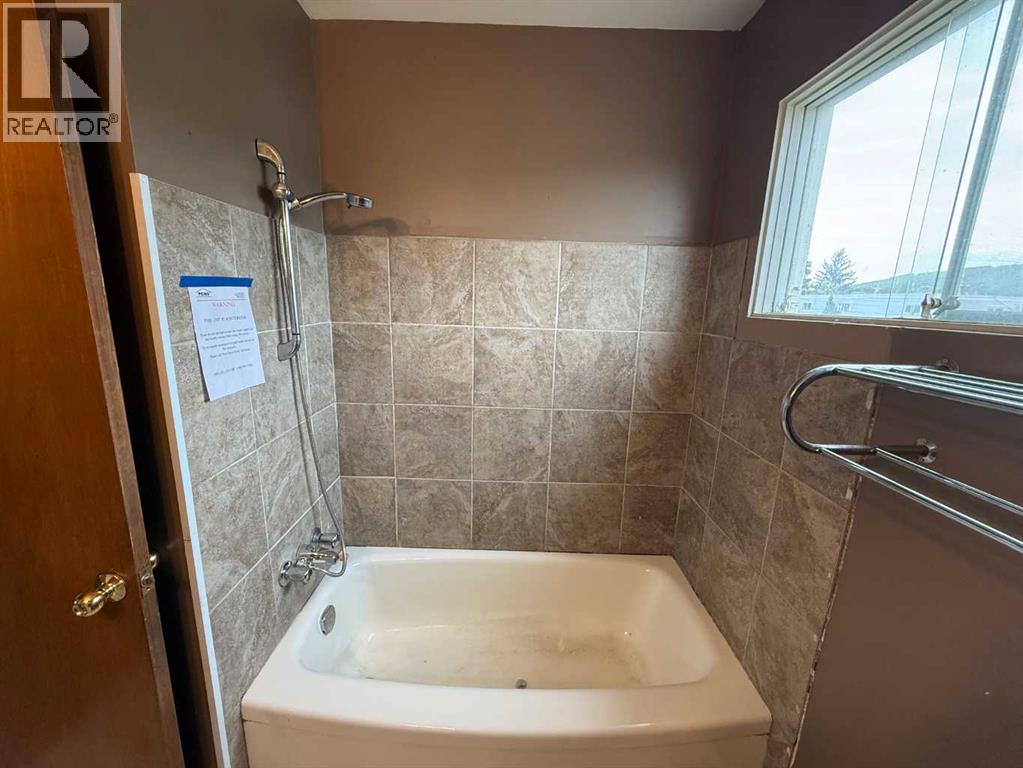9507 89 Avenue — photo 14