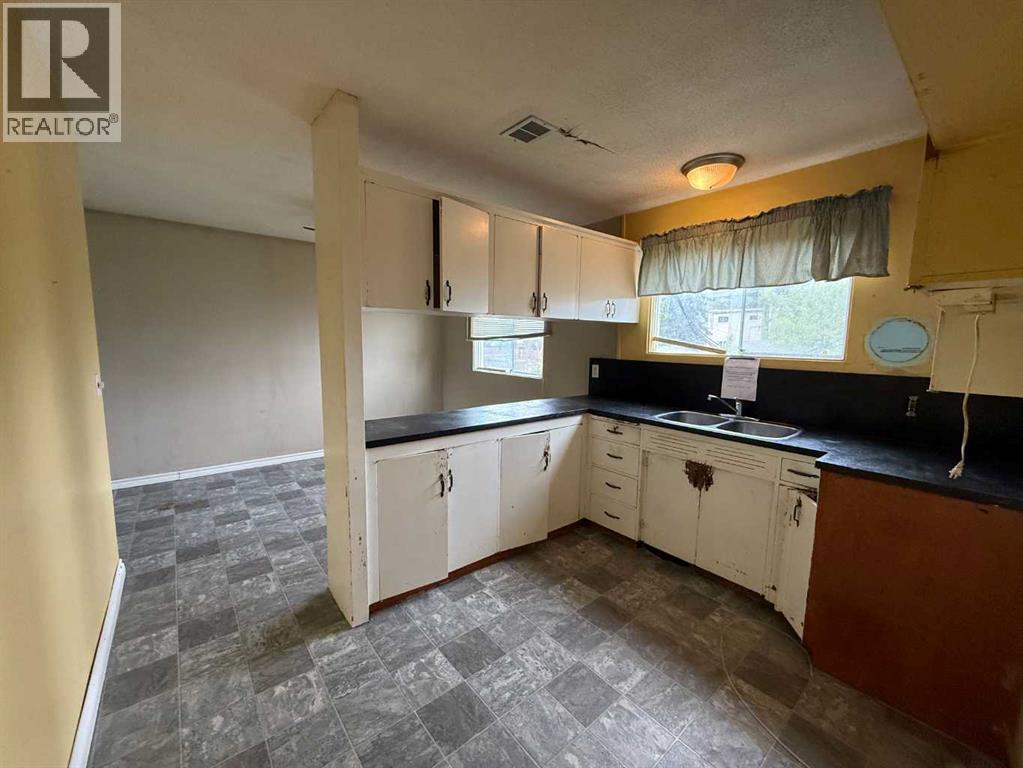 9507 89 Avenue - photo 5