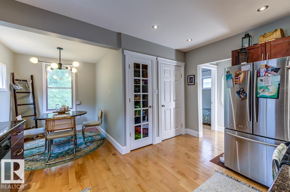 10950 73 AV NW - 24