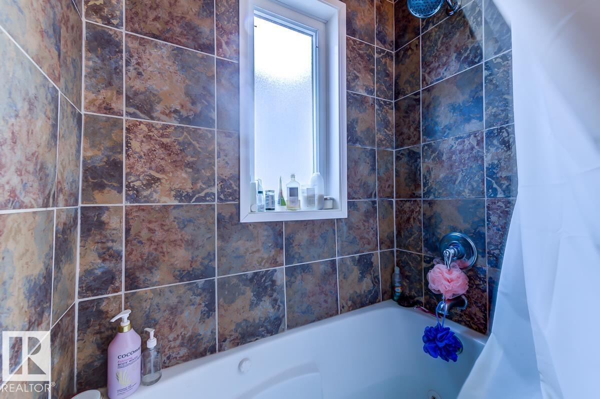10950 73 AV NW - 17