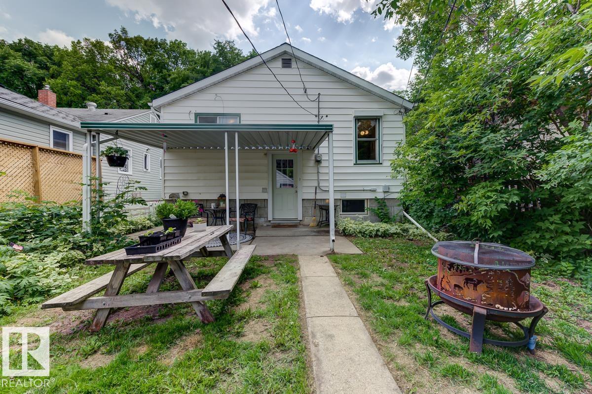 10950 73 AV NW - 42