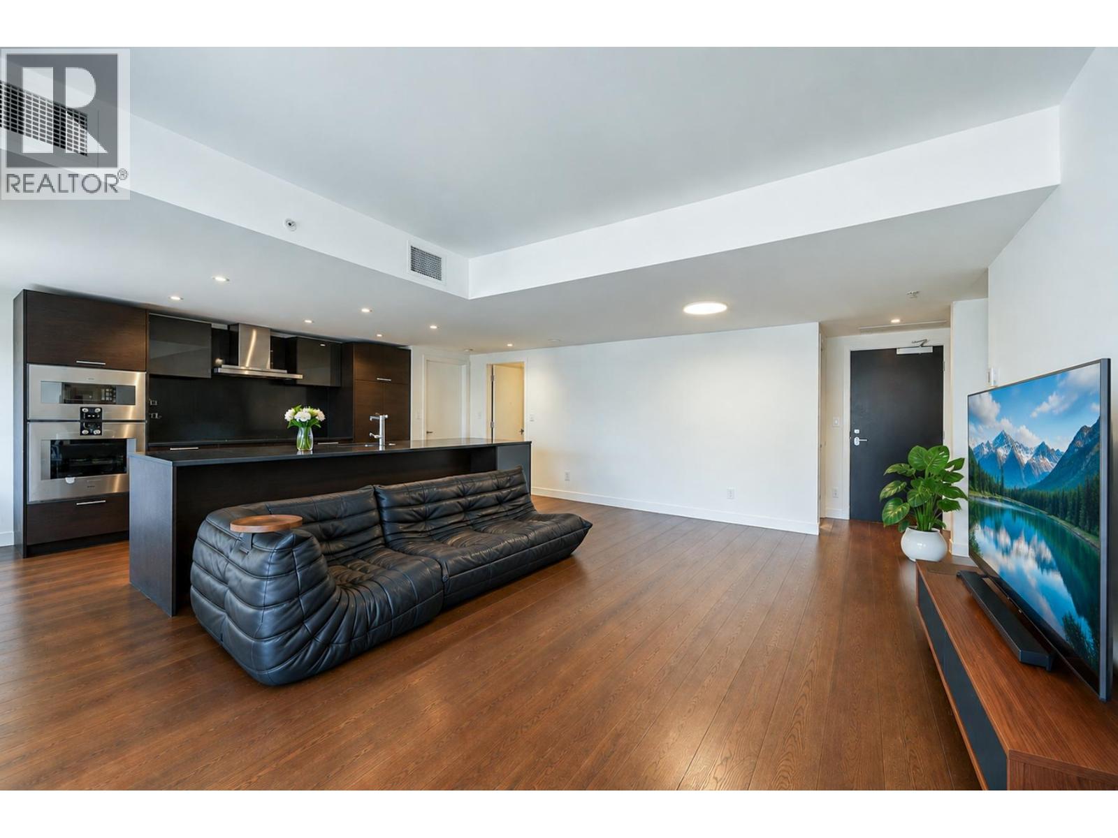 603 1571 57TH Avenue - main photo