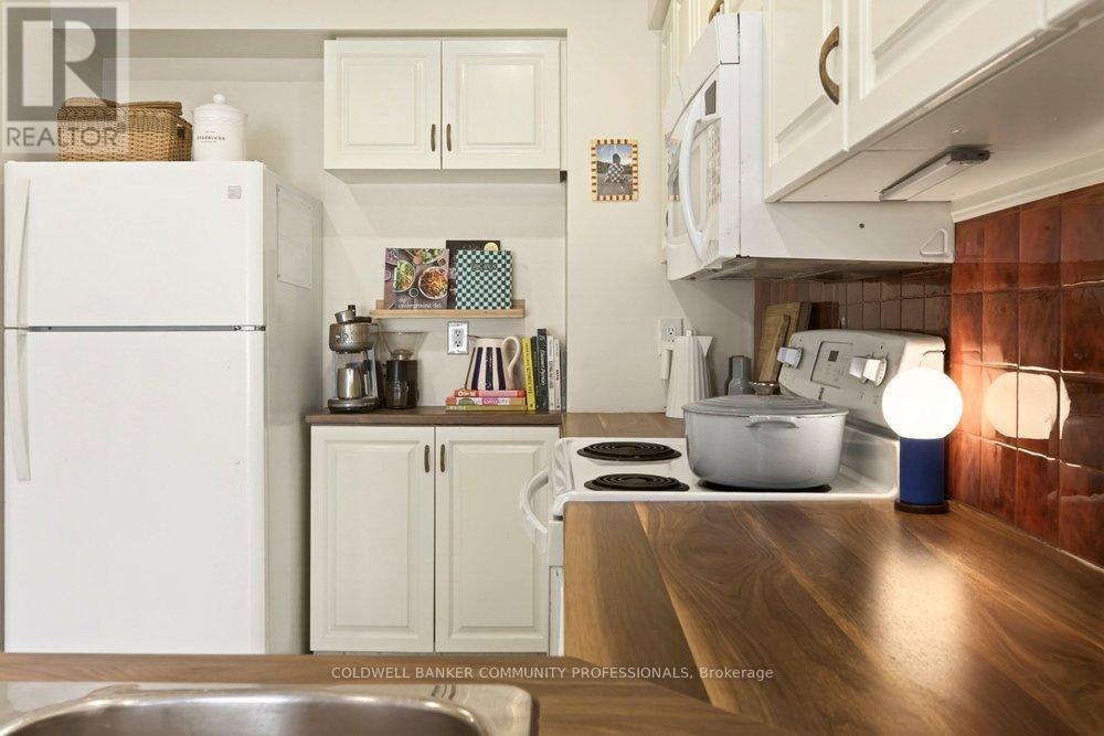 #20 10 HUNTINGWOOD AVENUE - 14