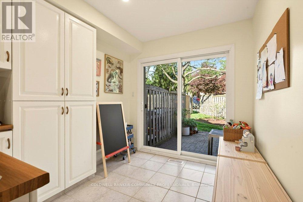 #20 10 HUNTINGWOOD AVENUE - 15